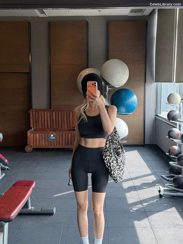 Jeon SomiENNIK SOMI photo 4 of 1235