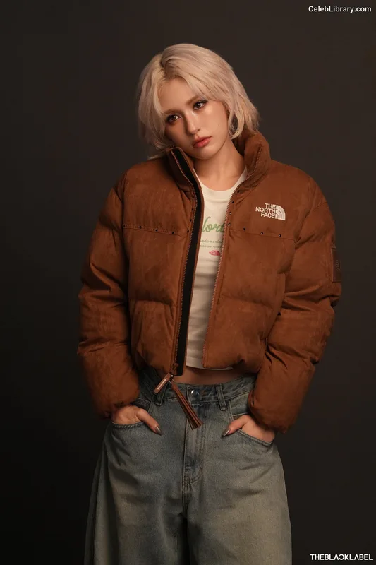 Jeon SomiENNIK SOMI photo 2 of 1235