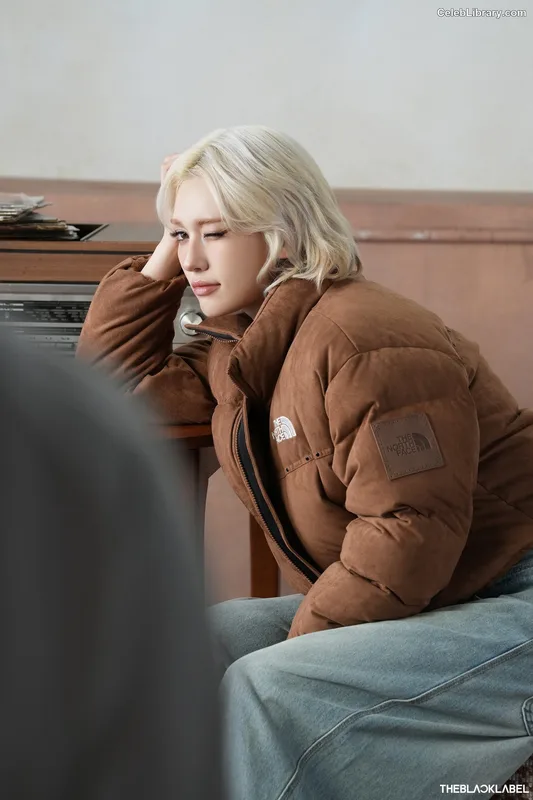 Jeon SomiENNIK SOMI photo 3 of 1235