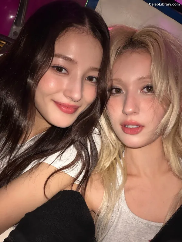 Jeon SomiENNIK SOMI photo 1 of 1235