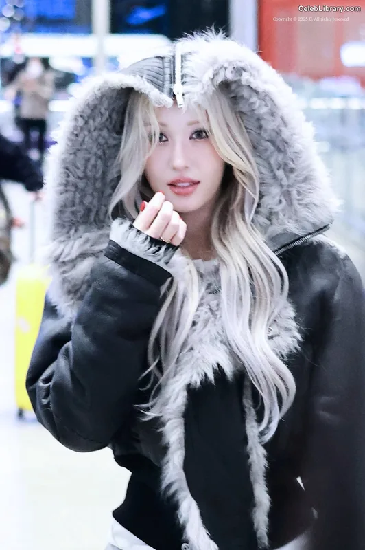 Jeon SomiENNIK SOMI photo 7 of 1235
