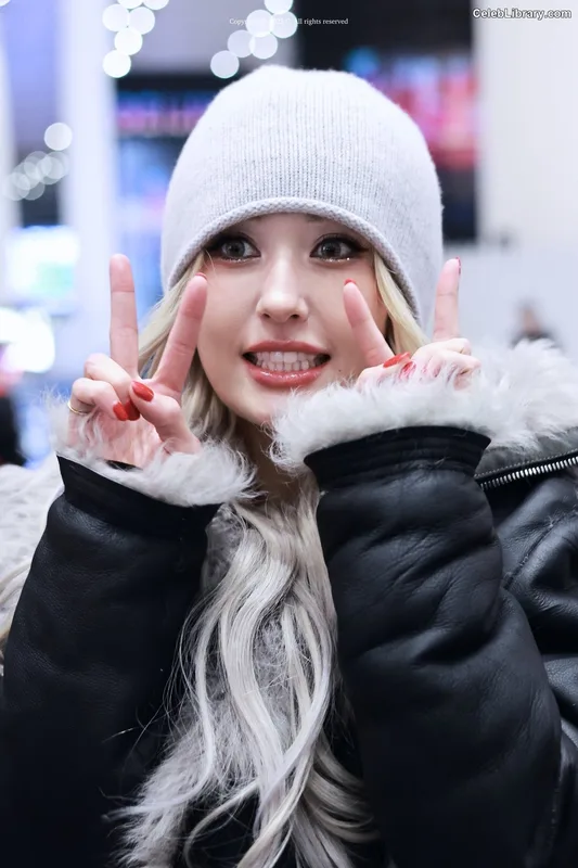 Jeon SomiENNIK SOMI photo 9 of 1235