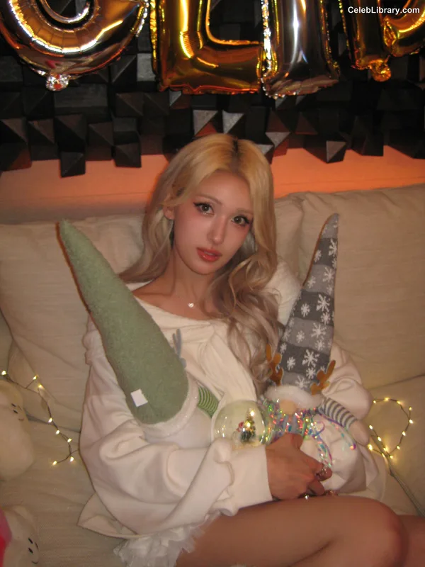 Jeon SomiENNIK SOMI photo 6 of 1235