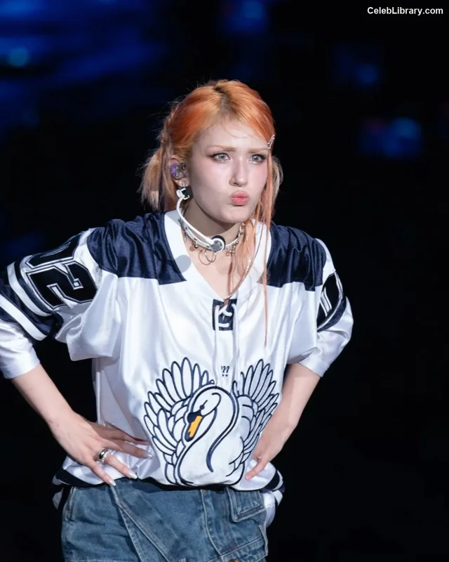 Jeon SomiENNIK SOMI photo 2 of 1235