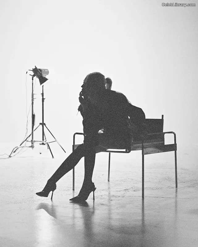 Jeon SomiENNIK SOMI photo 20 of 1235