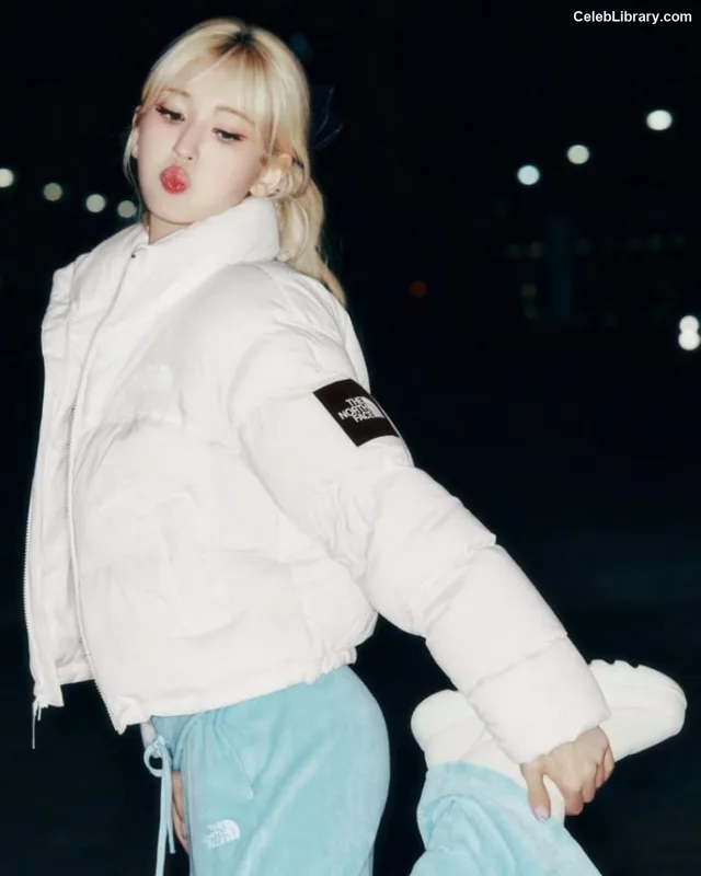 Jeon SomiENNIK SOMI photo 15 of 1235