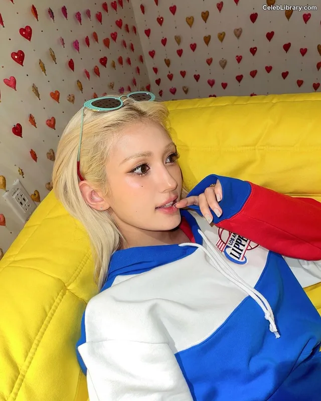 Jeon SomiENNIK SOMI photo 4 of 1235