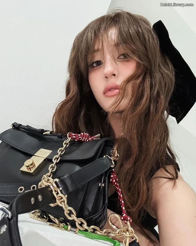 Jeon SomiENNIK SOMI photo 5 of 1235