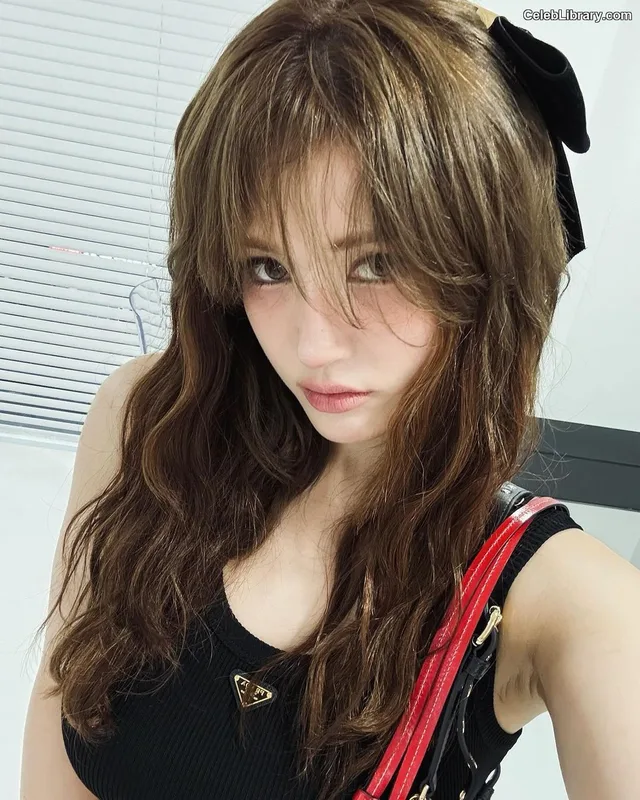 Jeon SomiENNIK SOMI photo 20 of 1235