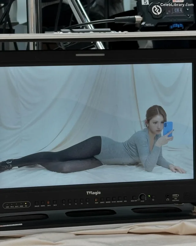 Jeon SomiENNIK SOMI photo 20 of 1235