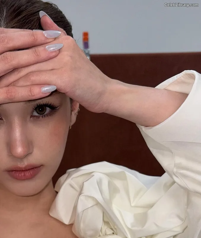 Jeon SomiENNIK SOMI photo 22 of 1235