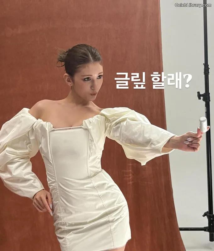Jeon SomiENNIK SOMI photo 24 of 1235