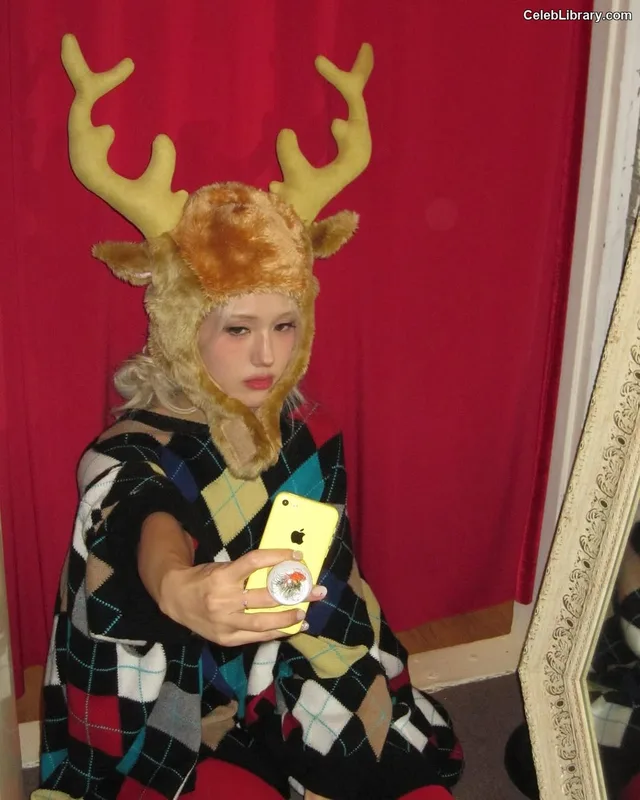 Jeon SomiENNIK SOMI photo 4 of 1235
