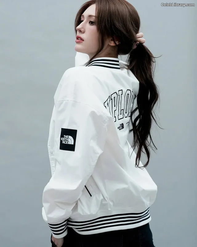 Jeon SomiENNIK SOMI photo 18 of 1235