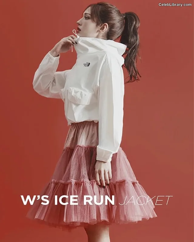 Jeon SomiENNIK SOMI photo 13 of 1235