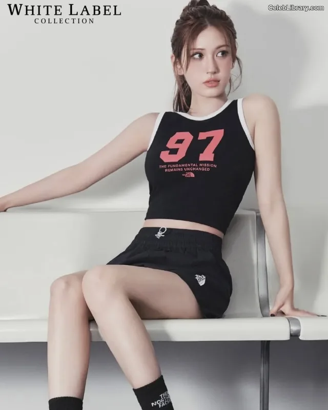 Jeon SomiENNIK SOMI photo 17 of 1235