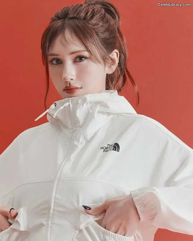 Jeon SomiENNIK SOMI photo 20 of 1235