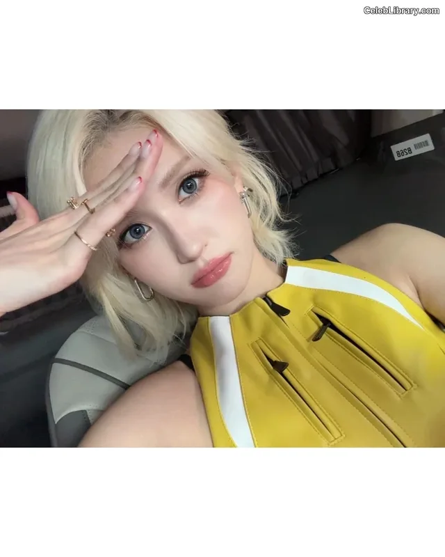 Jeon SomiENNIK SOMI photo 20 of 1235