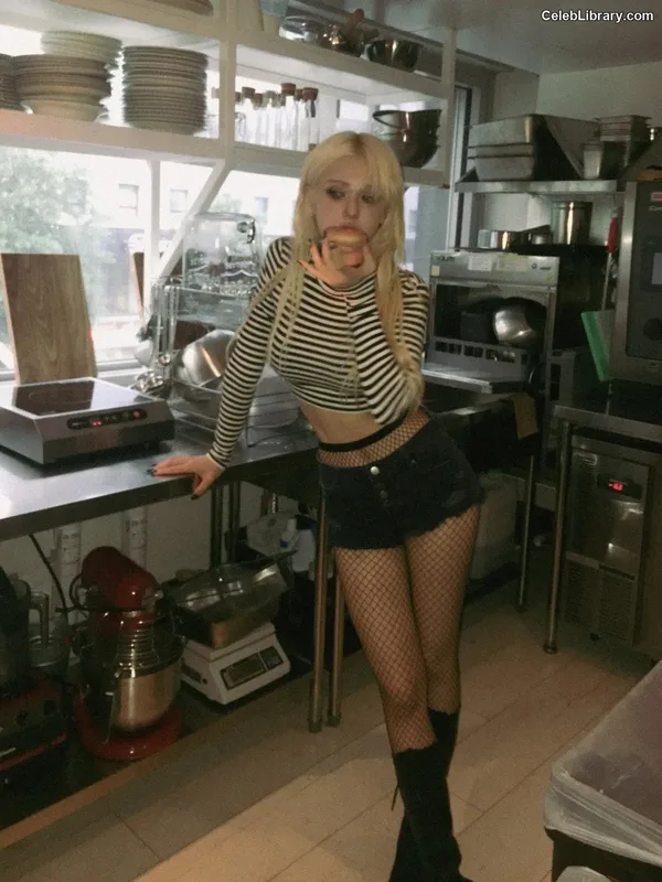 Jeon SomiENNIK SOMI photo 21 of 1235