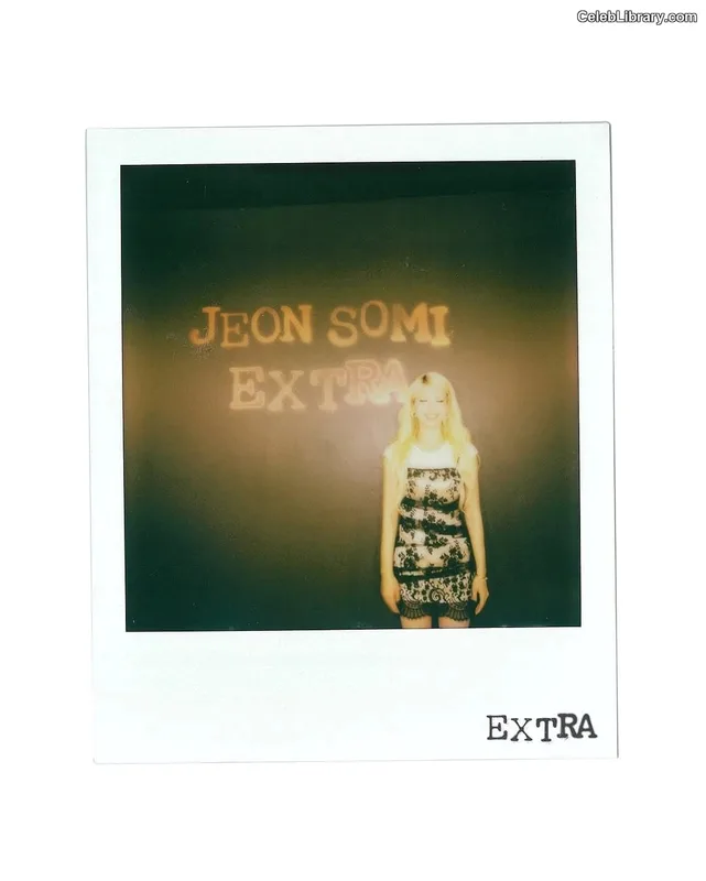 Jeon SomiENNIK SOMI photo 9 of 1235
