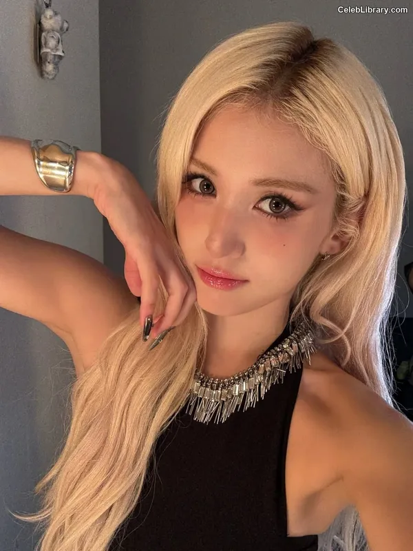 Jeon SomiENNIK SOMI photo 9 of 1235