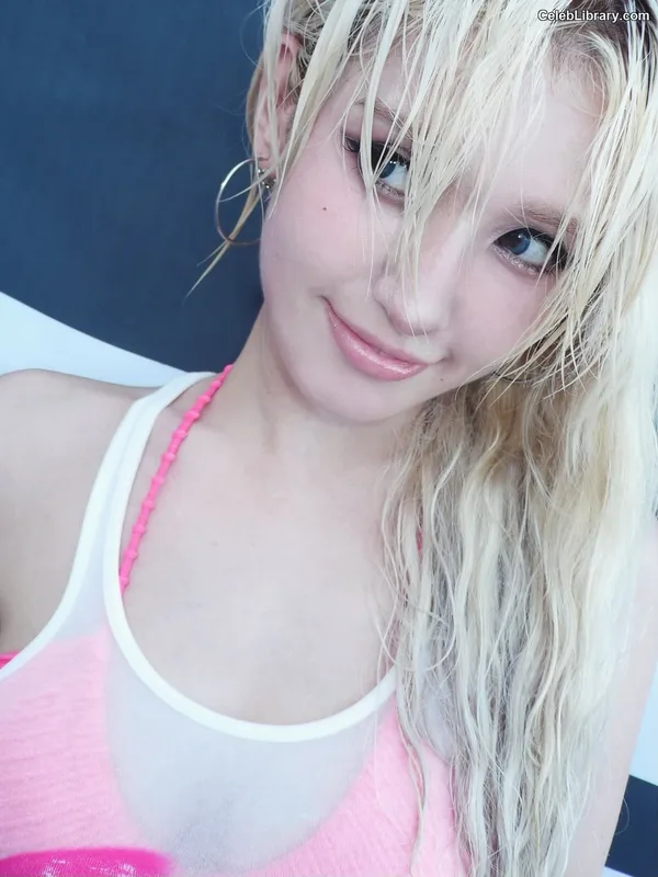 Jeon SomiENNIK SOMI photo 9 of 1235