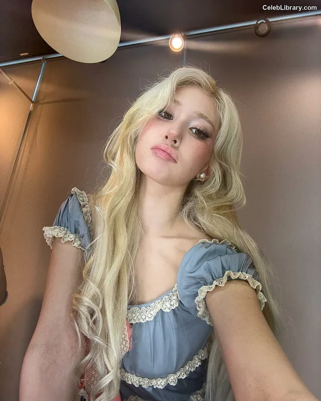 Jeon SomiENNIK SOMI photo 24 of 1235