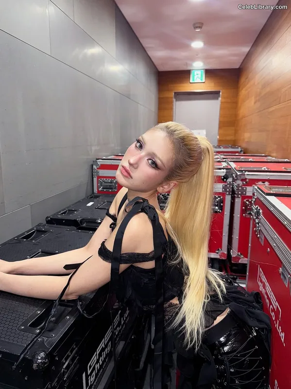 Jeon SomiENNIK SOMI photo 4 of 1235