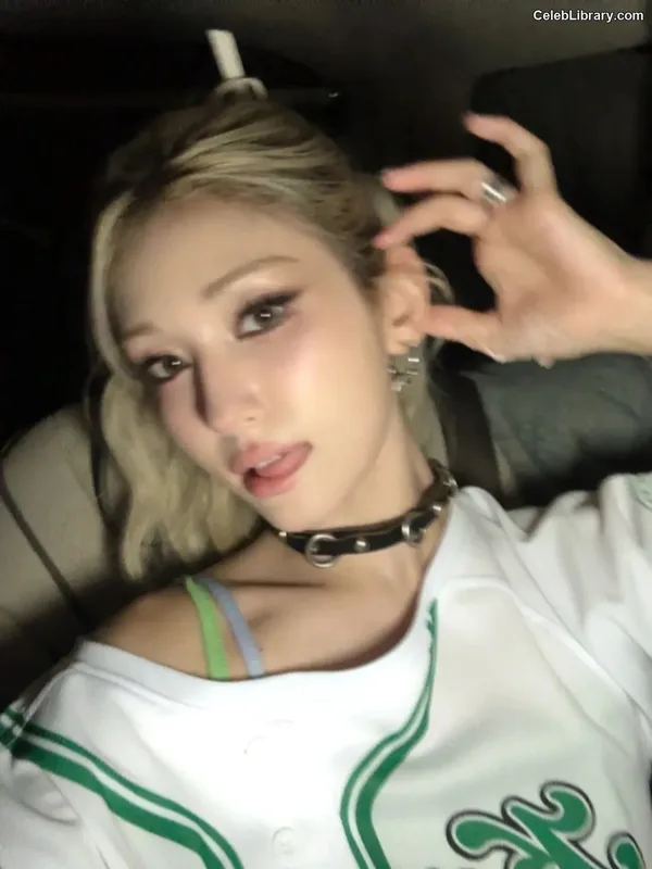 Jeon SomiENNIK SOMI photo 11 of 1235