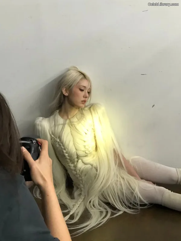 Jeon SomiENNIK SOMI photo 16 of 1235