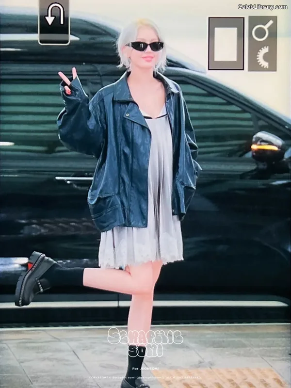 Jeon SomiENNIK SOMI photo 24 of 1235