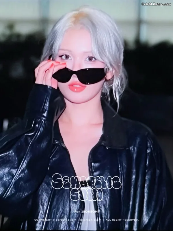 Jeon SomiENNIK SOMI photo 4 of 1235