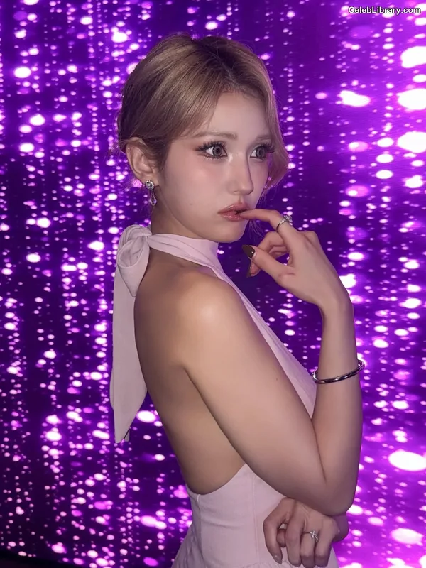 Jeon SomiENNIK SOMI photo 14 of 1235