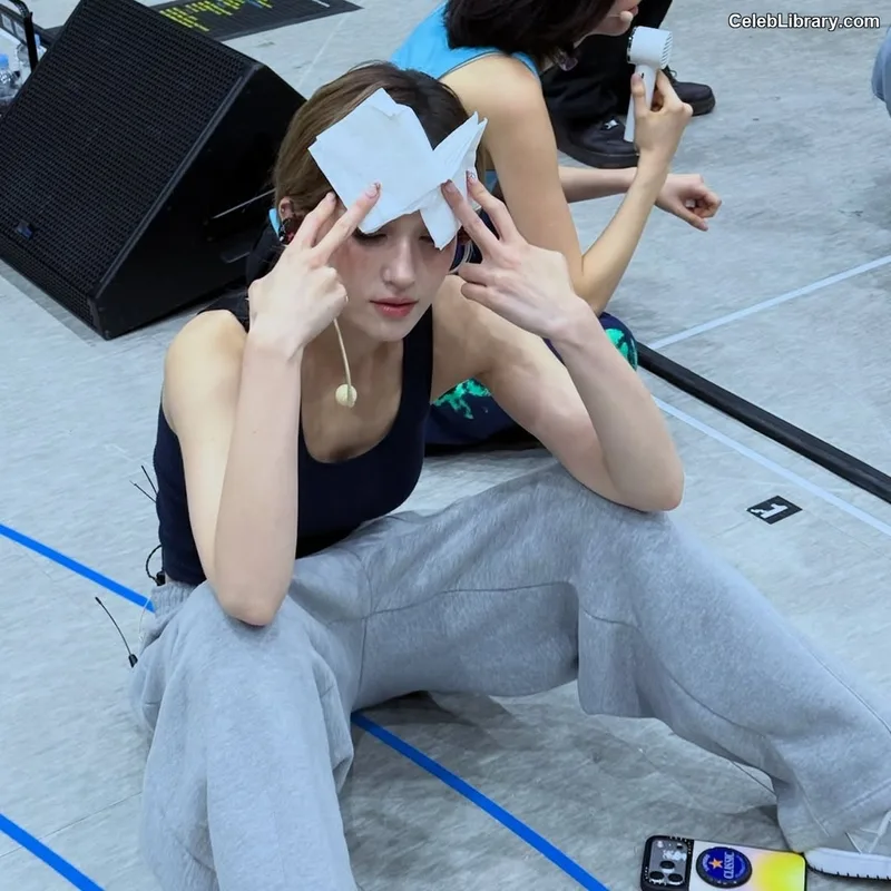 Jeon SomiENNIK SOMI photo 10 of 1235