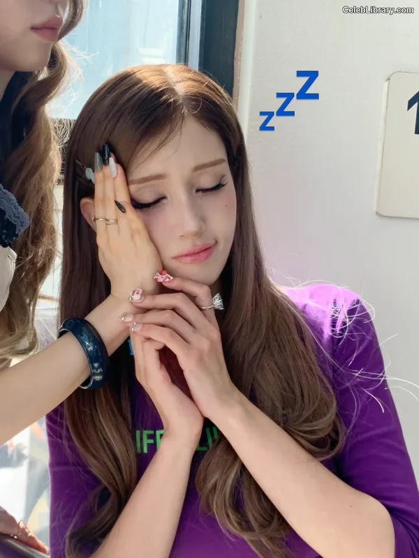 Jeon SomiENNIK SOMI photo 11 of 1235