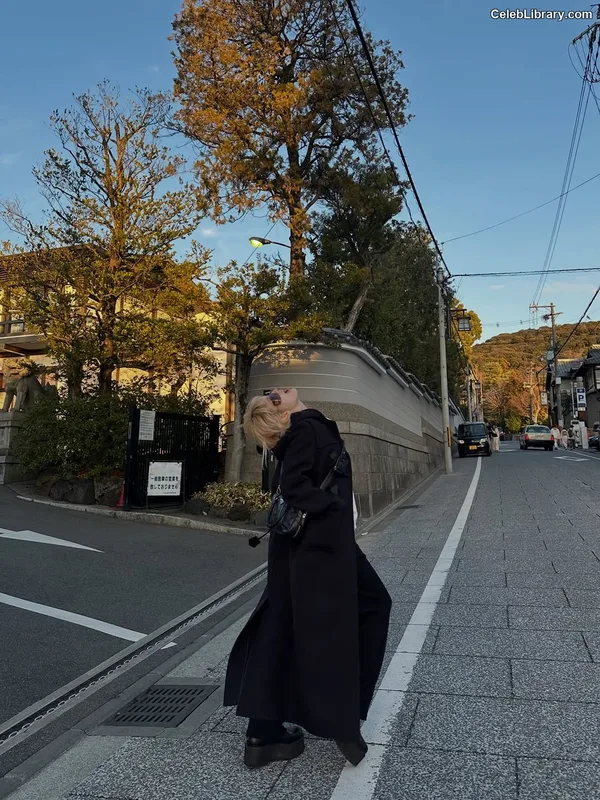 Jeon SomiENNIK SOMI photo 1 of 1235