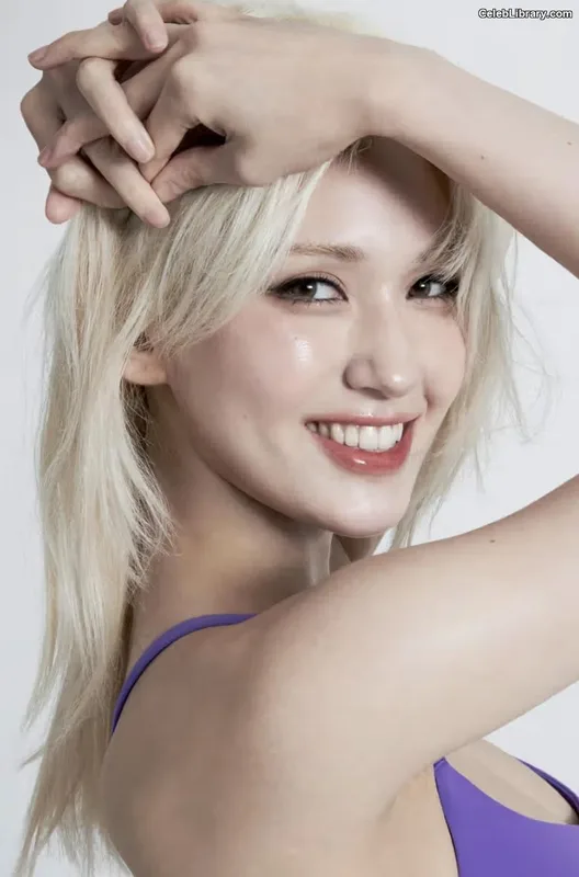 Jeon SomiENNIK SOMI photo 3 of 1235