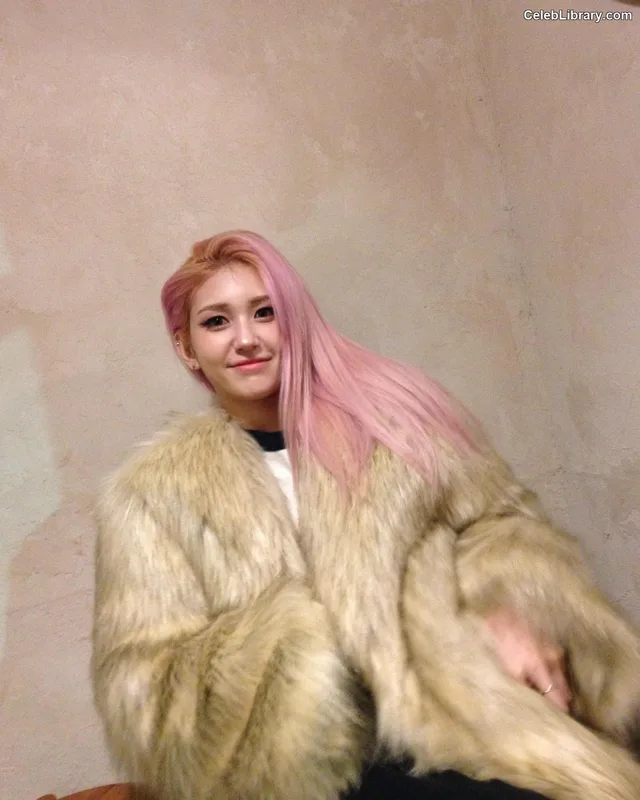 Jeon SomiENNIK SOMI photo 4 of 1235