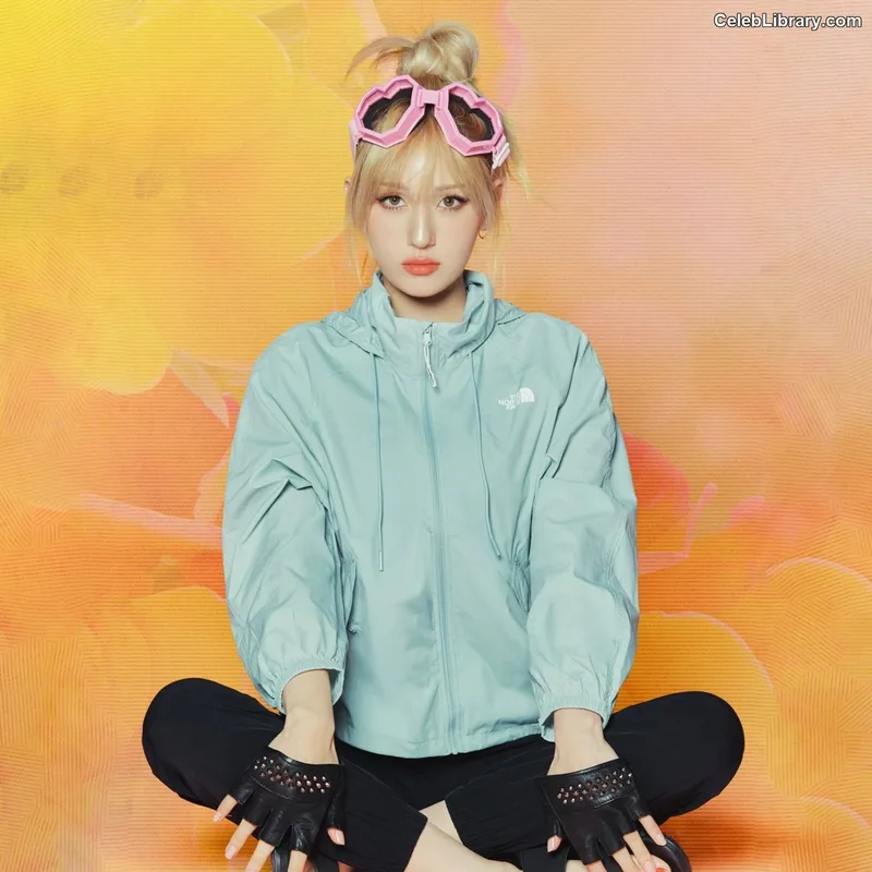 Jeon SomiENNIK SOMI photo 9 of 1235