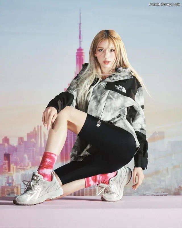 Jeon SomiENNIK SOMI photo 15 of 1235