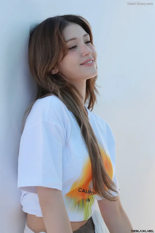 Jeon SomiENNIK SOMI photo 18 of 1235