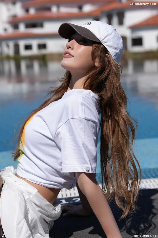 Jeon SomiENNIK SOMI photo 20 of 1235