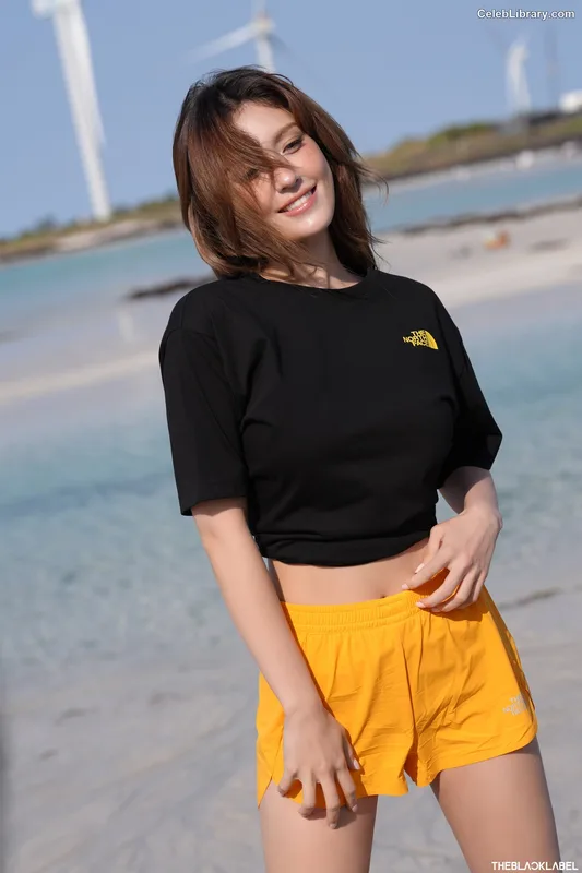 Jeon SomiENNIK SOMI photo 6 of 1235