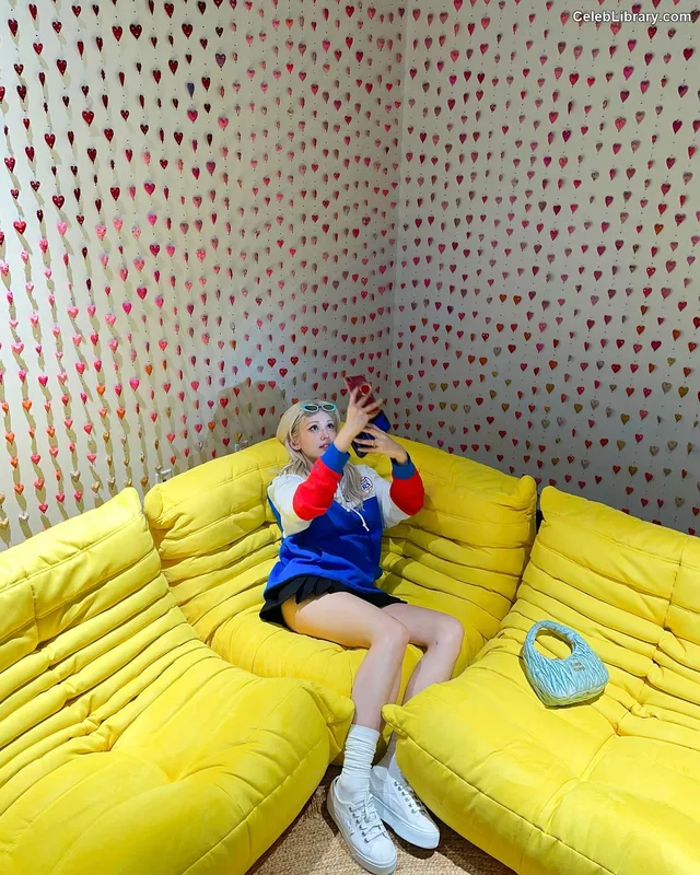 Jeon SomiENNIK SOMI photo 19 of 1235