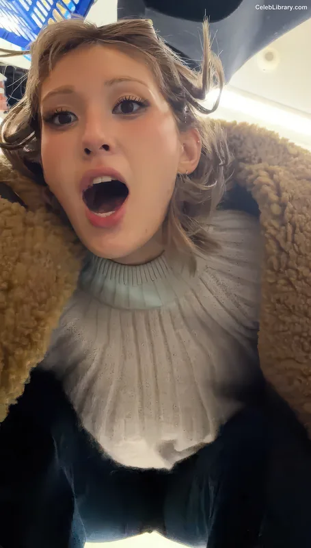 Jeon SomiENNIK SOMI photo 3 of 1235