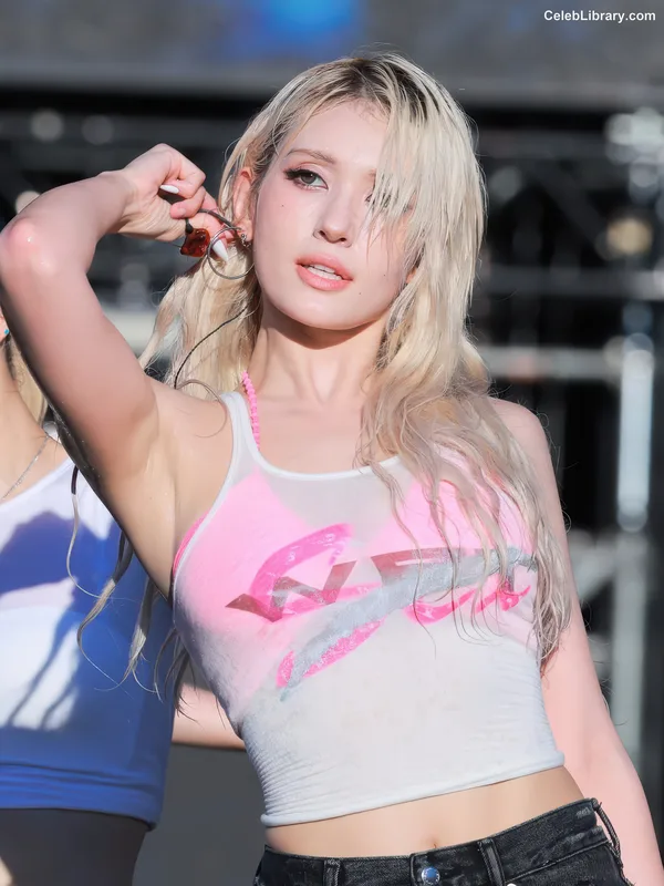 Jeon SomiENNIK SOMI photo 3 of 1235