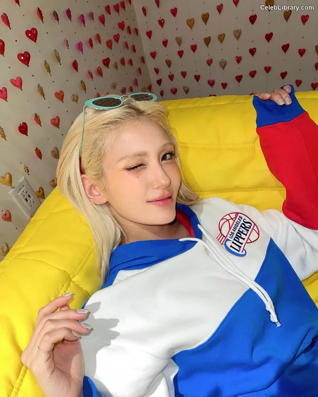 Jeon SomiENNIK SOMI photo 24 of 1235