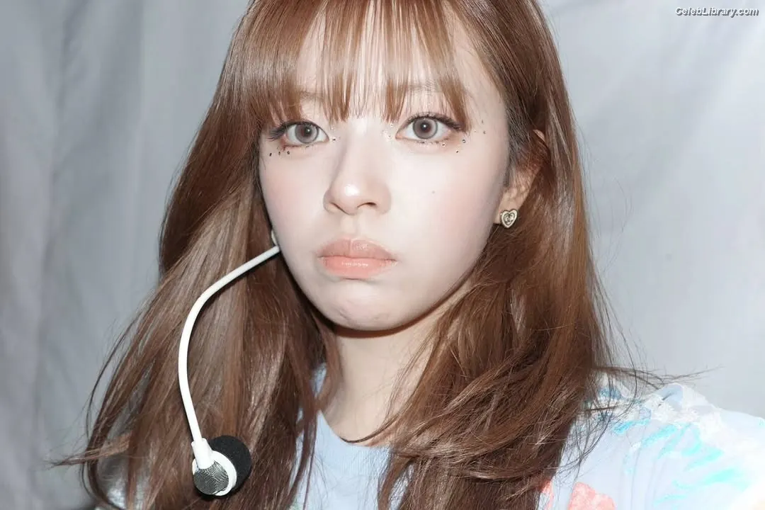Jeongyeon (TWICE) photo 21 of 168