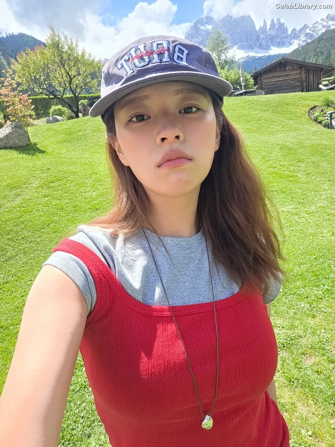 Jeongyeon (TWICE) photo 24 of 168