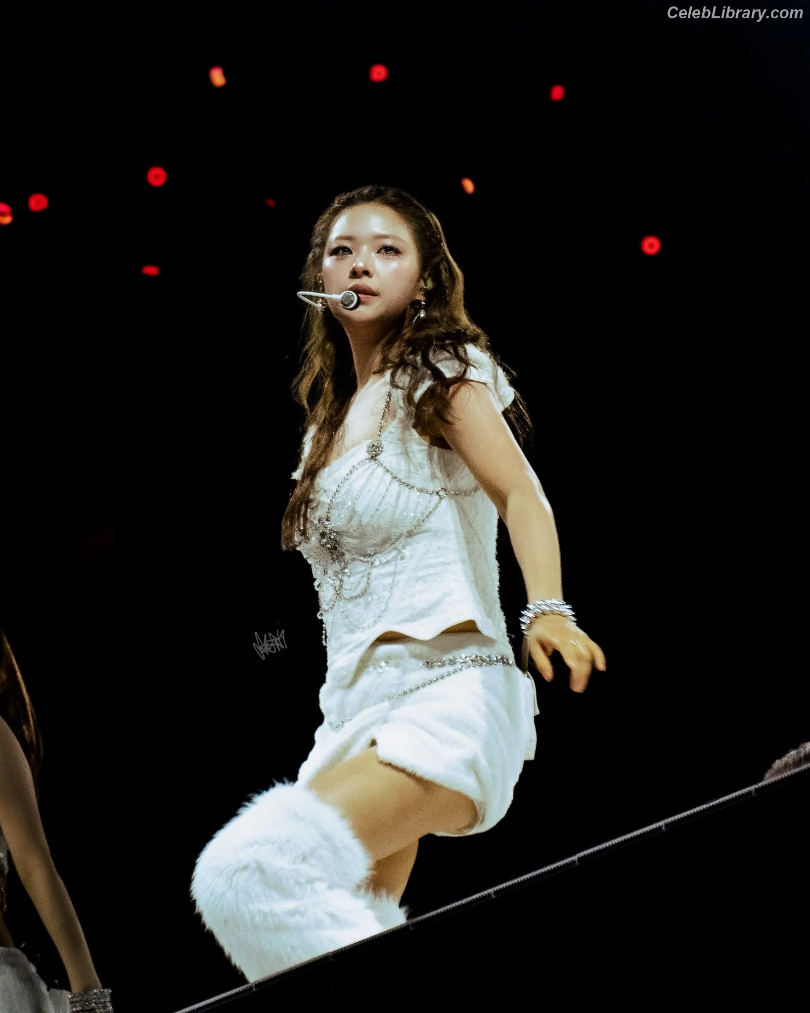 Jeongyeon (TWICE) photo 24 of 168